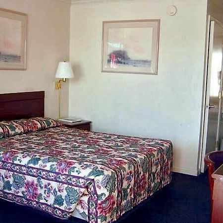 Economy Inn Monterey Seaside Exterior foto
